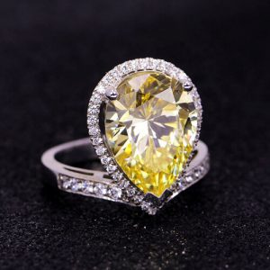 10K gold cubic zirconia ring